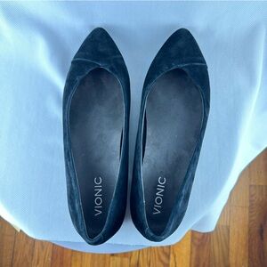 Vionic Black Flats Elegant Suede Design